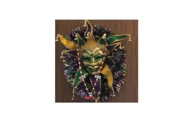 photo of a Mardi Gras mask